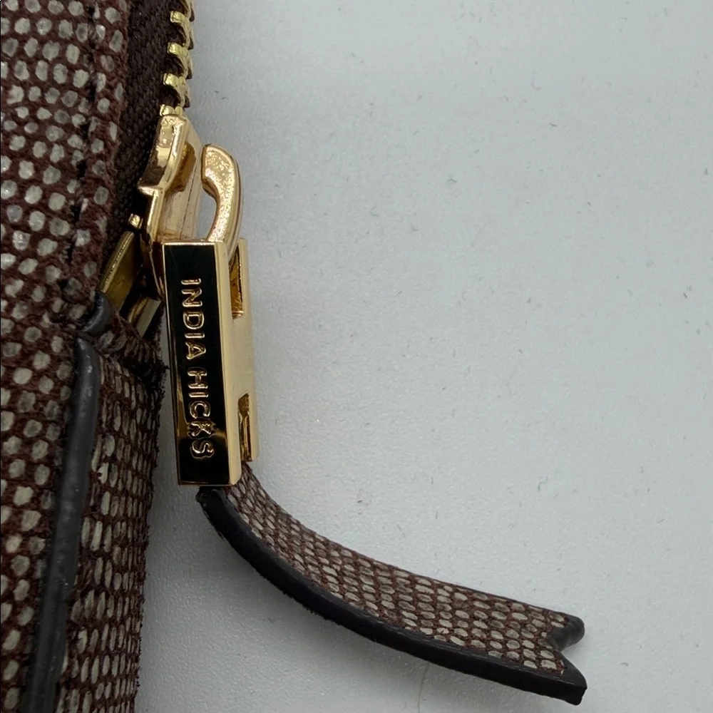 India Hicks‎ Inside Clutch Island Gecko  NWOT